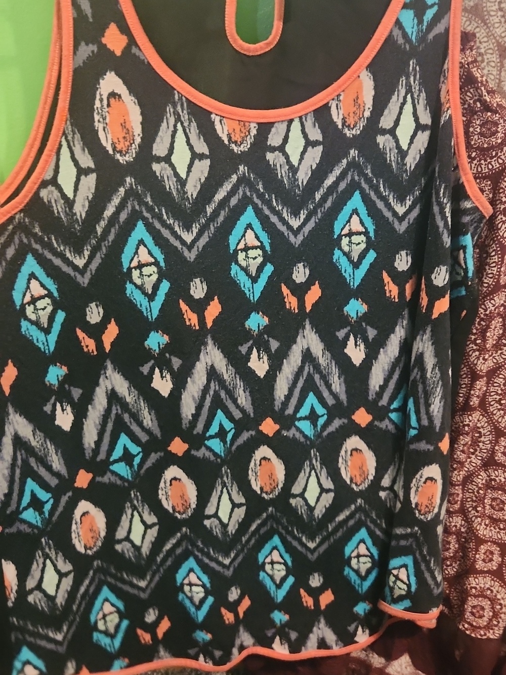 2 Tank Tops Pattern - Picture 3 of 10